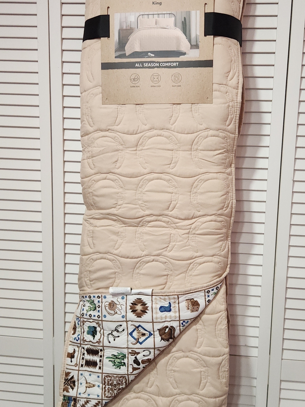 Wrangler King Quilted Bedspread in Light Beige With Western Design